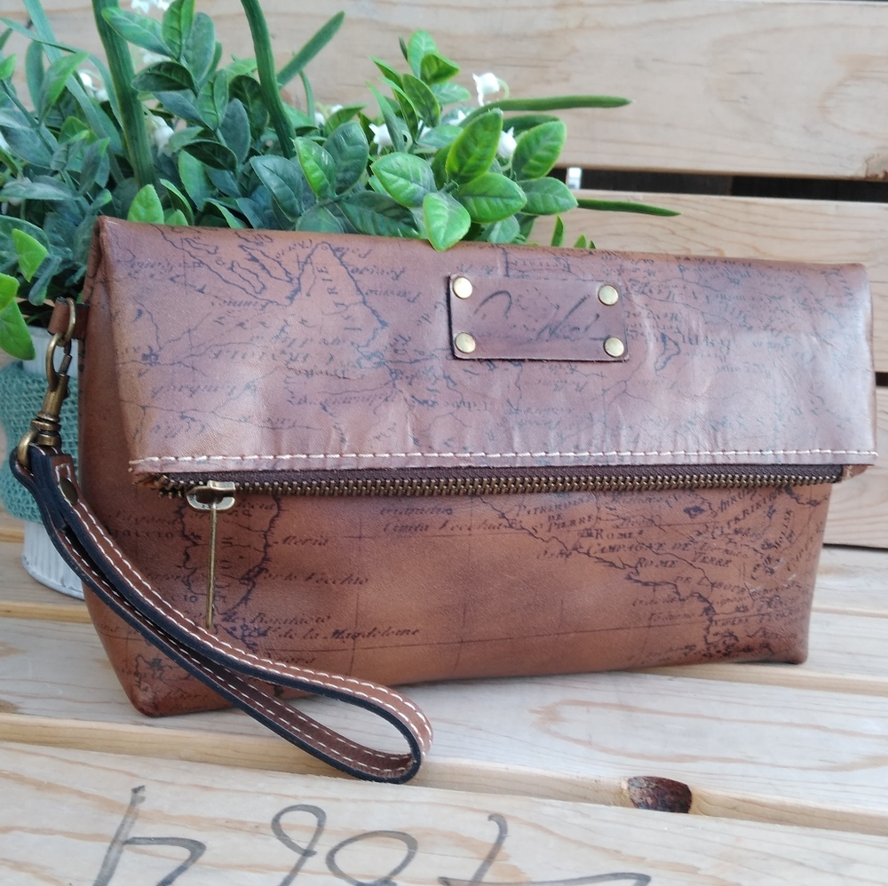 PATRICIA NASH MAP RIOT RUST FOLDOVER WRISTLET EUC